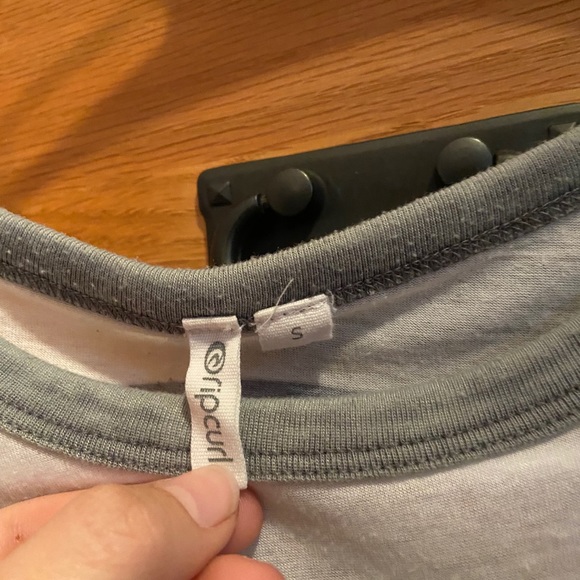 Ripcurl T-shirt - Picture 3 of 4